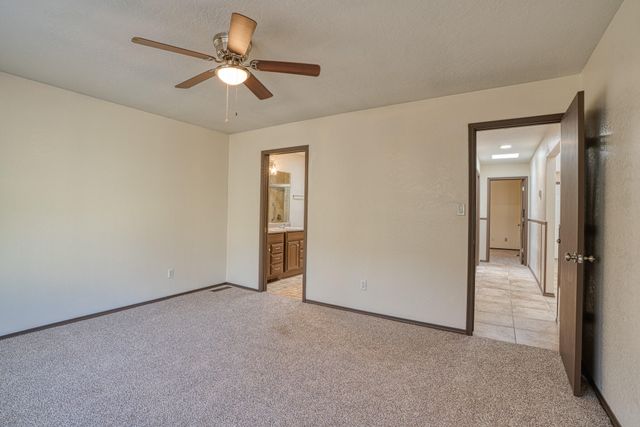 9 Pheasant Hill Drive NE, Albuquerque, NM 87111