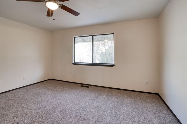 9 Pheasant Hill Drive NE, Albuquerque, NM 87111