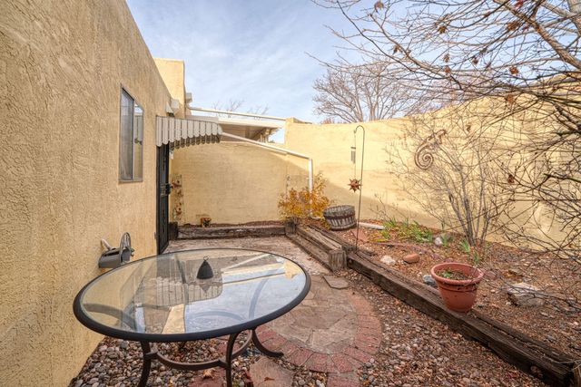 9 Pheasant Hill Drive NE, Albuquerque, NM 87111