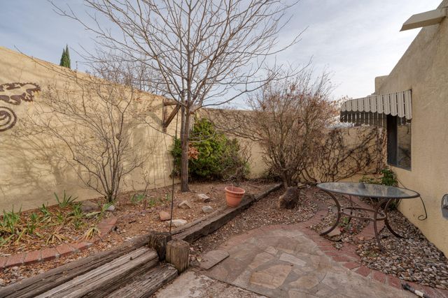 9 Pheasant Hill Drive NE, Albuquerque, NM 87111