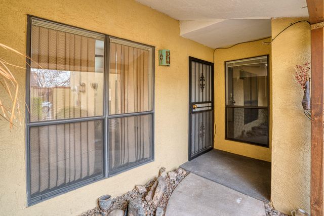 9 Pheasant Hill Drive NE, Albuquerque, NM 87111