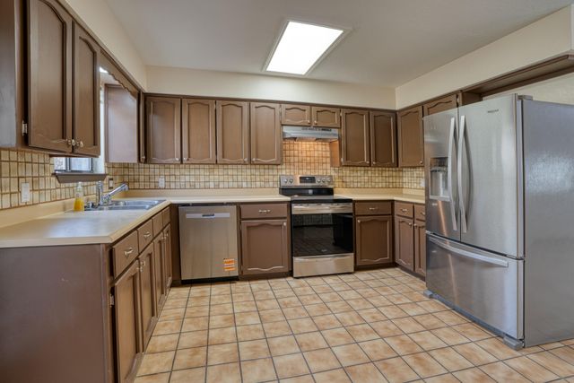 9 Pheasant Hill Drive NE, Albuquerque, NM 87111
