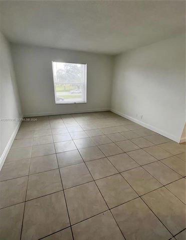505 S Pine Island Road B207, Plantation, FL 33324