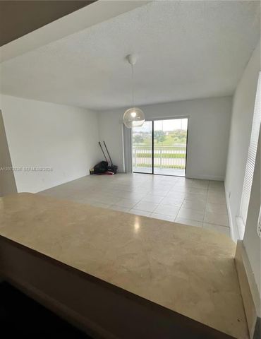 505 S Pine Island Road B207, Plantation, FL 33324