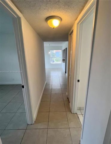 505 S Pine Island Road B207, Plantation, FL 33324