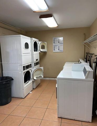 505 S Pine Island Road B207, Plantation, FL 33324