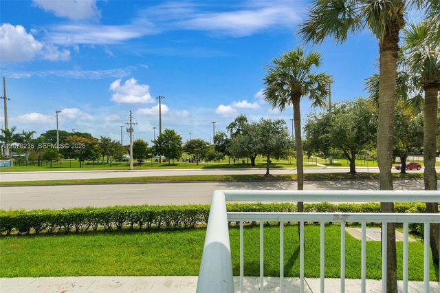 505 S Pine Island Road B207, Plantation, FL 33324