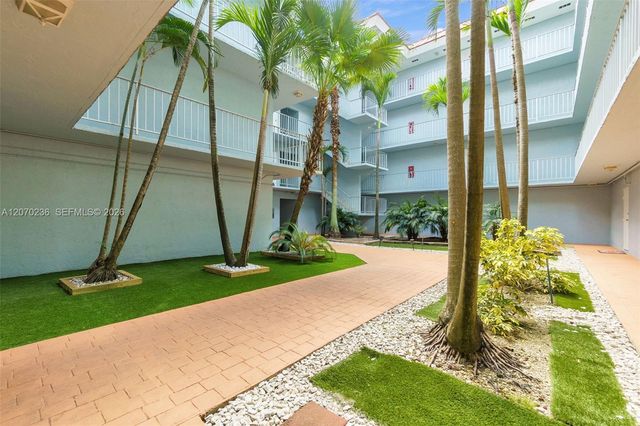 505 S Pine Island Road B207, Plantation, FL 33324