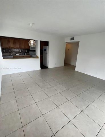 505 S Pine Island Road B207, Plantation, FL 33324