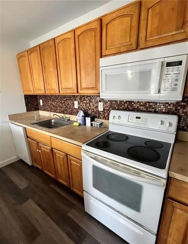 505 S Pine Island Road B207, Plantation, FL 33324