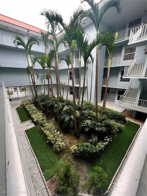 505 S Pine Island Road B207, Plantation, FL 33324