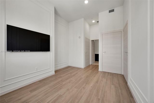 4220 Laguna St 803, Coral Gables, FL 33146