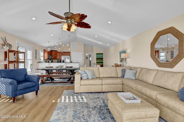 809 B Ocean Boulevard, Holly Ridge, NC 28445