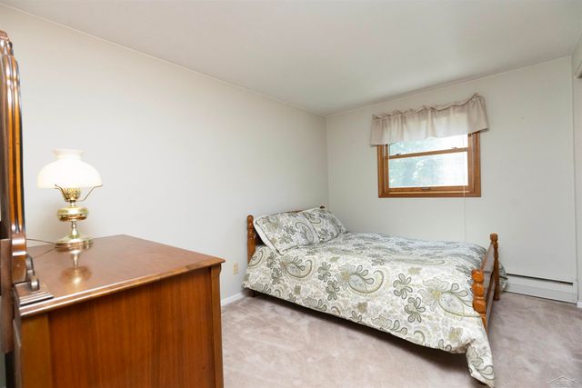 5542 Barberry Lane, Saginaw, MI 48603