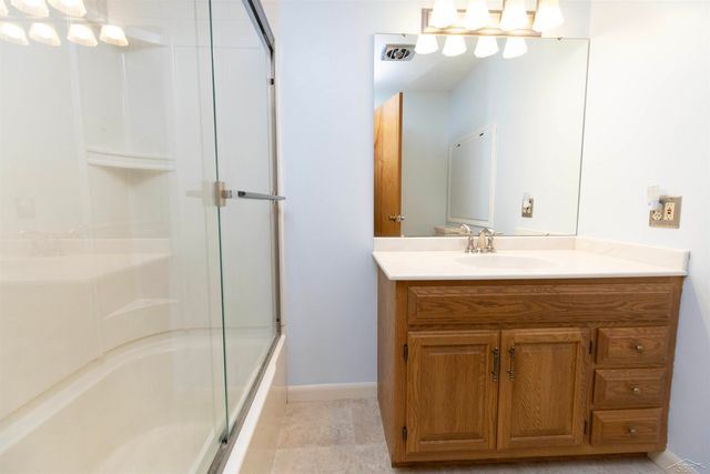 5542 Barberry Lane, Saginaw, MI 48603
