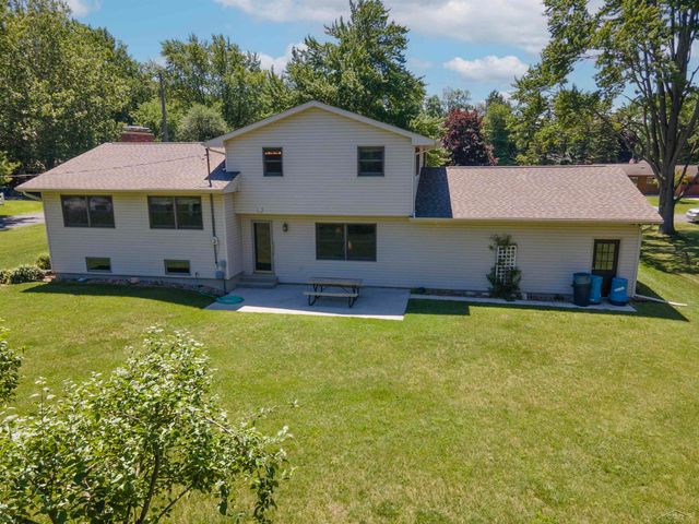 5542 Barberry Lane, Saginaw, MI 48603