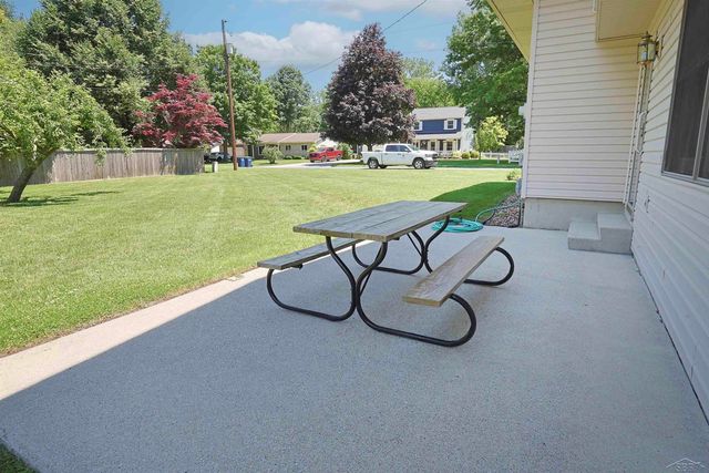 5542 Barberry Lane, Saginaw, MI 48603