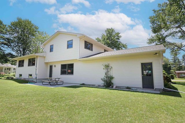 5542 Barberry Lane, Saginaw, MI 48603