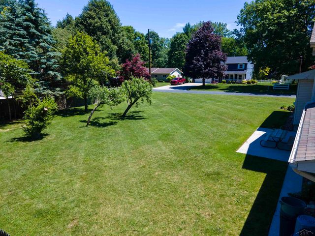 5542 Barberry Lane, Saginaw, MI 48603