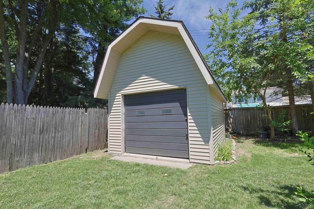 5542 Barberry Lane, Saginaw, MI 48603