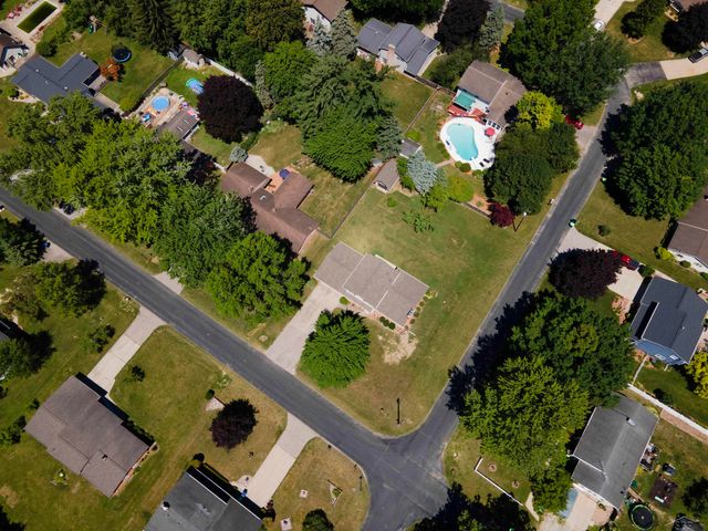5542 Barberry Lane, Saginaw, MI 48603
