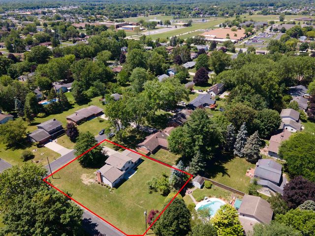 5542 Barberry Lane, Saginaw, MI 48603
