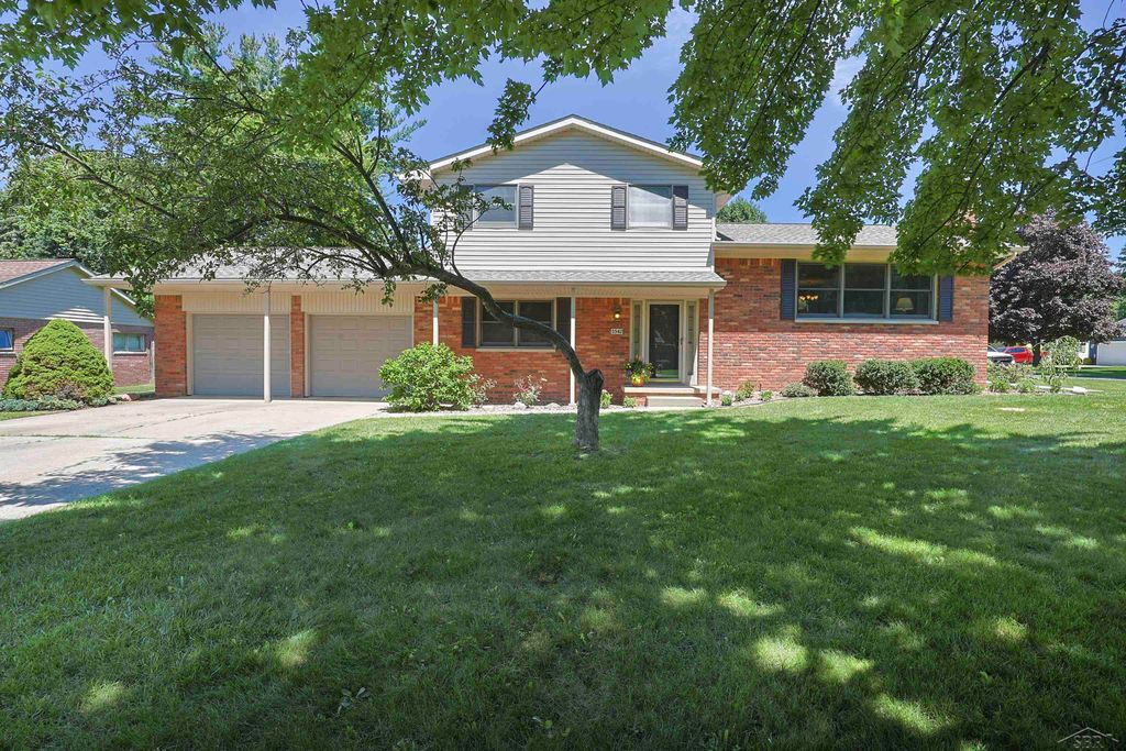 5542 Barberry Lane, Saginaw, MI 48603