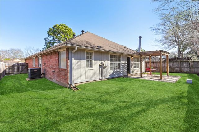 9423 Rippling Fields Drive, Houston, TX 77064