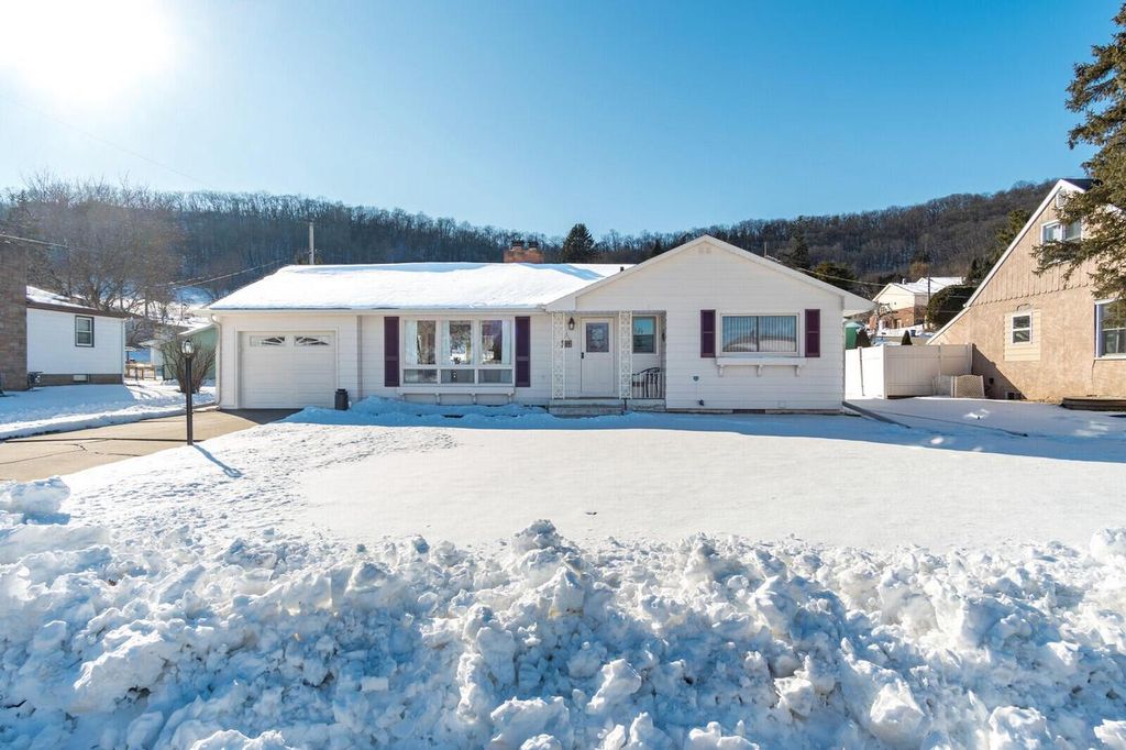 109 Hill STREET N, La Crescent, MN 55947