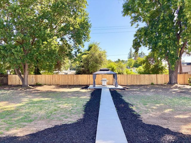 7936 Valencia Ave, Stockton, CA 95209
