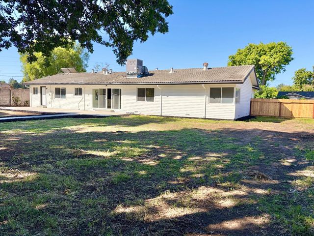7936 Valencia Ave, Stockton, CA 95209