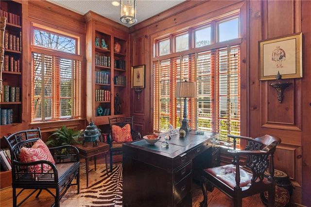 70 W Brookhaven Drive NE, Atlanta, GA 30319