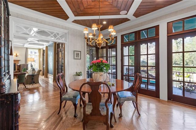 70 W Brookhaven Drive NE, Atlanta, GA 30319