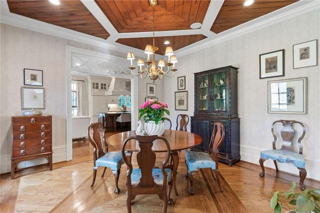 70 W Brookhaven Drive NE, Atlanta, GA 30319