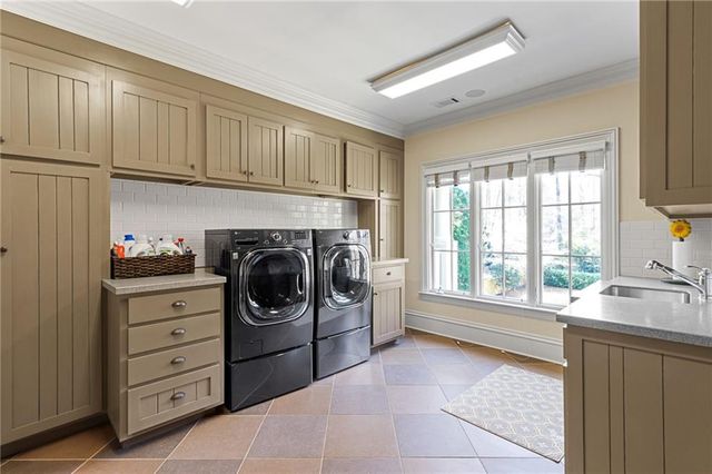 70 W Brookhaven Drive NE, Atlanta, GA 30319