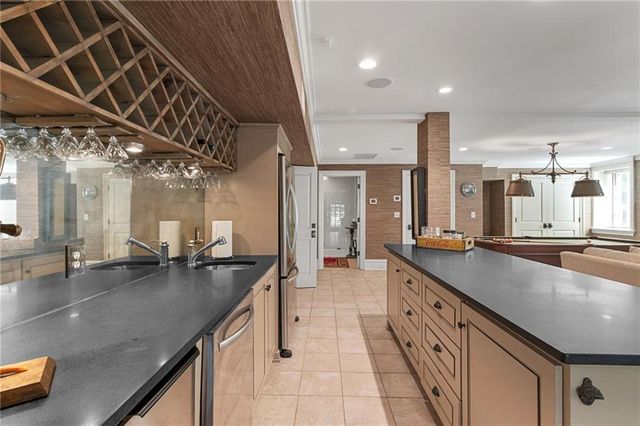 70 W Brookhaven Drive NE, Atlanta, GA 30319