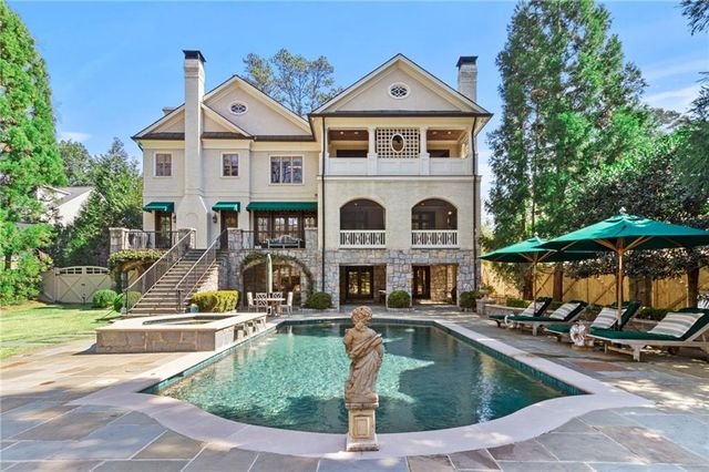 70 W Brookhaven Drive NE, Atlanta, GA 30319