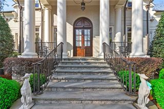 70 W Brookhaven Drive NE, Atlanta, GA 30319