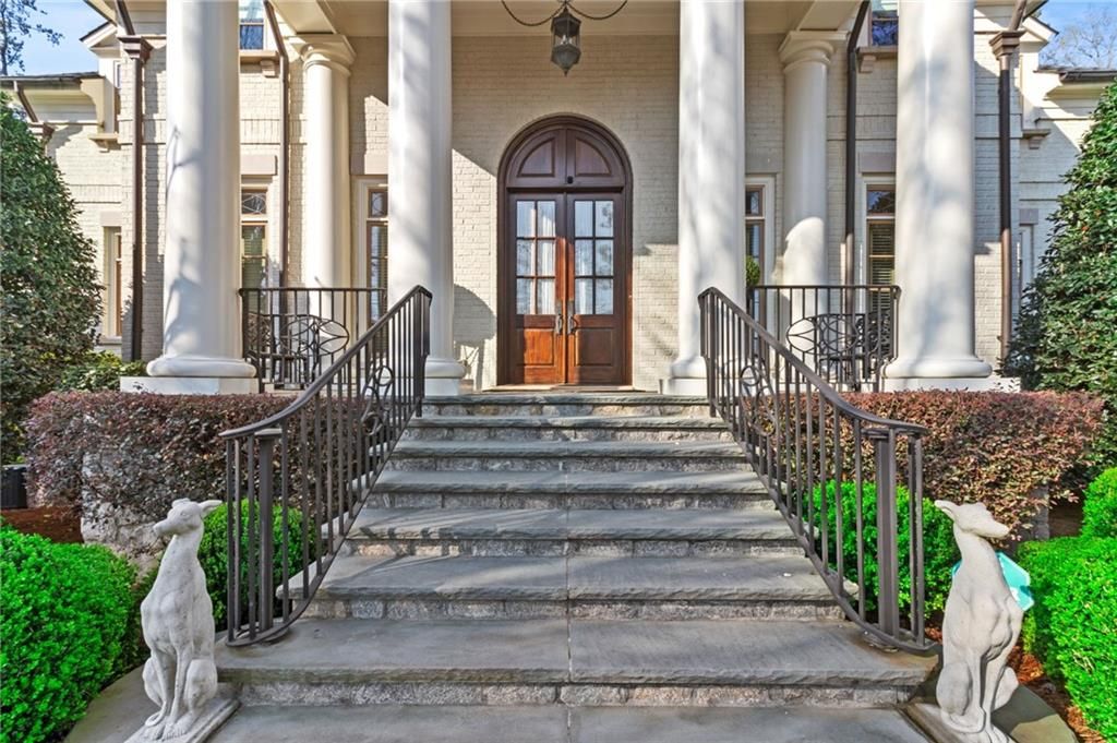 70 W Brookhaven Drive NE, Atlanta, GA 30319