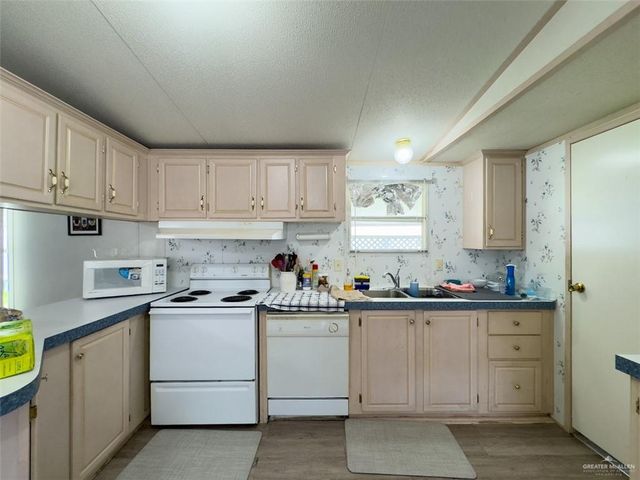 717 E Tropical Circle E Drive, Mission, TX 78572