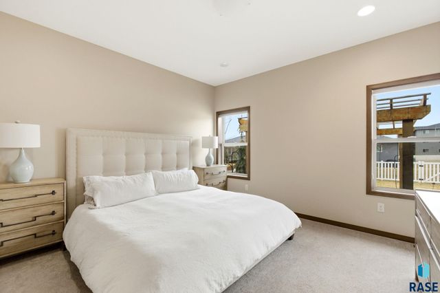 3619 S Infield Ave Avenue, Sioux Falls, SD 57110