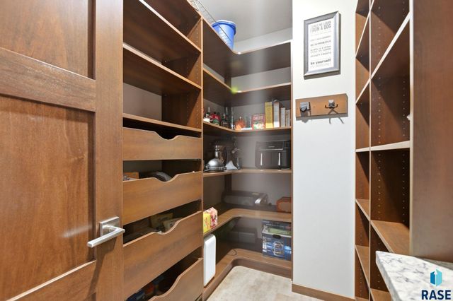 3619 S Infield Ave Avenue, Sioux Falls, SD 57110