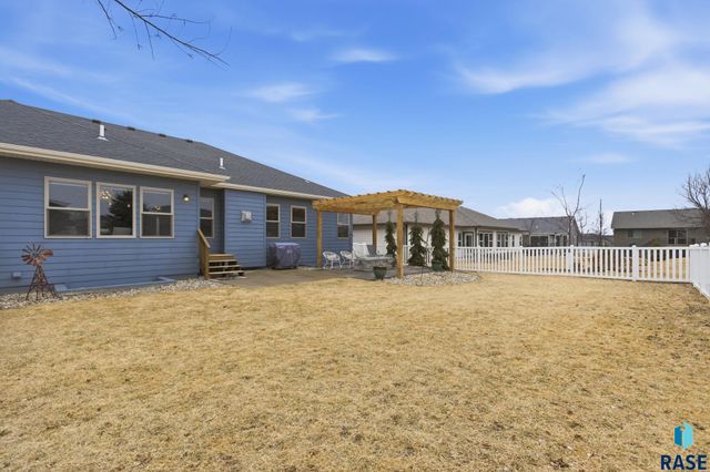 3619 S Infield Ave Avenue, Sioux Falls, SD 57110