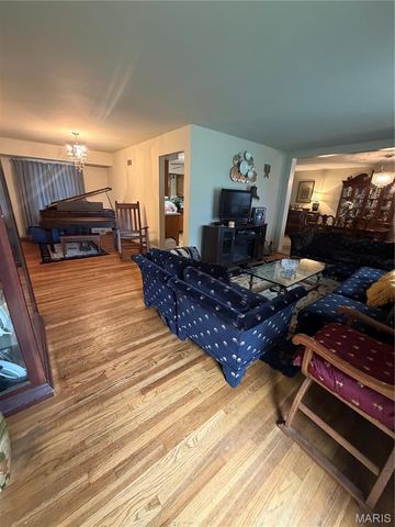 9908 Norbridge Lane, St Louis, MO 63137
