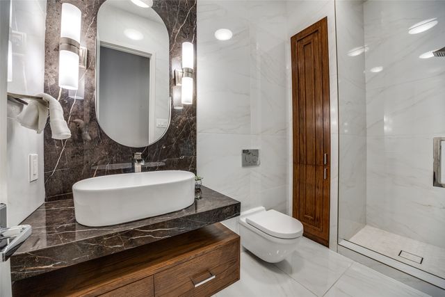 42 Masland Circle, Dallas, TX 75230