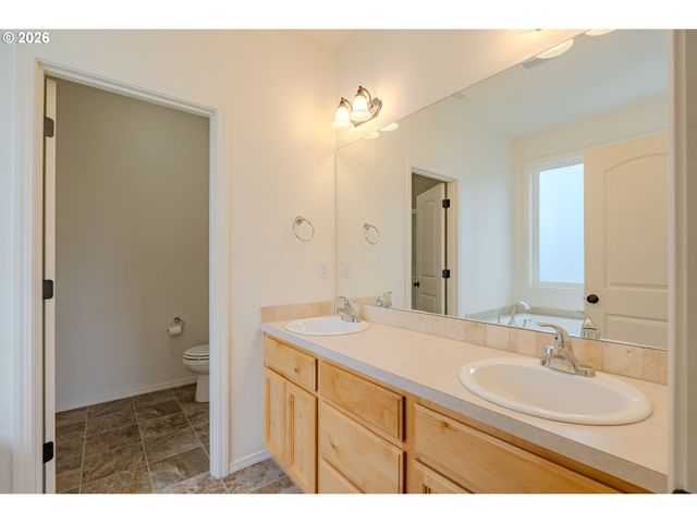 413 STONE Park, Kalama, WA 98625
