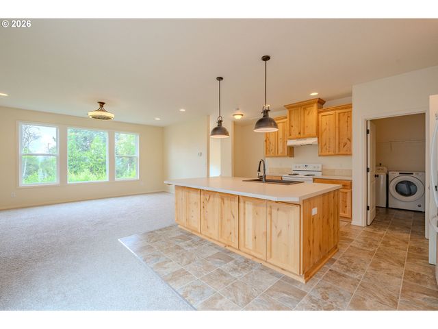 413 STONE Park, Kalama, WA 98625