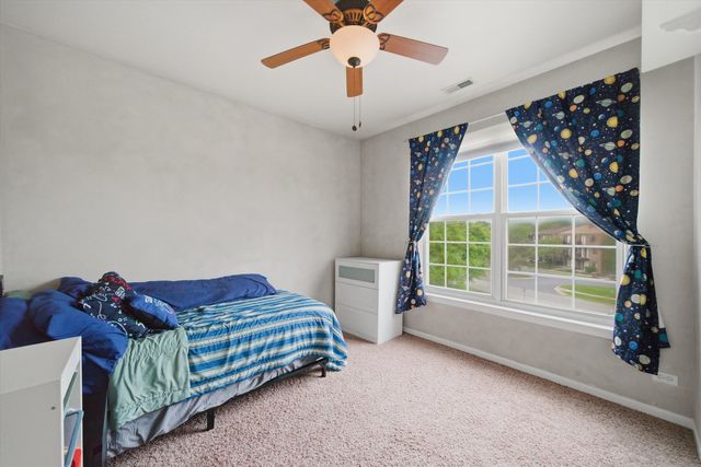 150 S Waters Edge Drive F, Glendale Heights, IL 60139