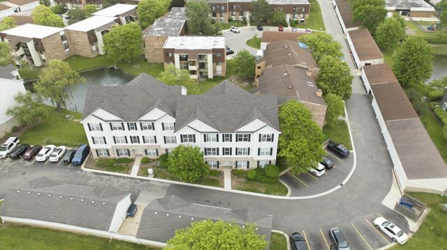 150 S Waters Edge Drive F, Glendale Heights, IL 60139