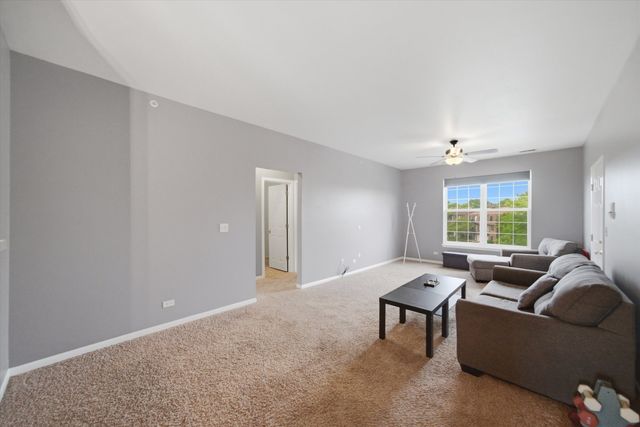 150 S Waters Edge Drive F, Glendale Heights, IL 60139